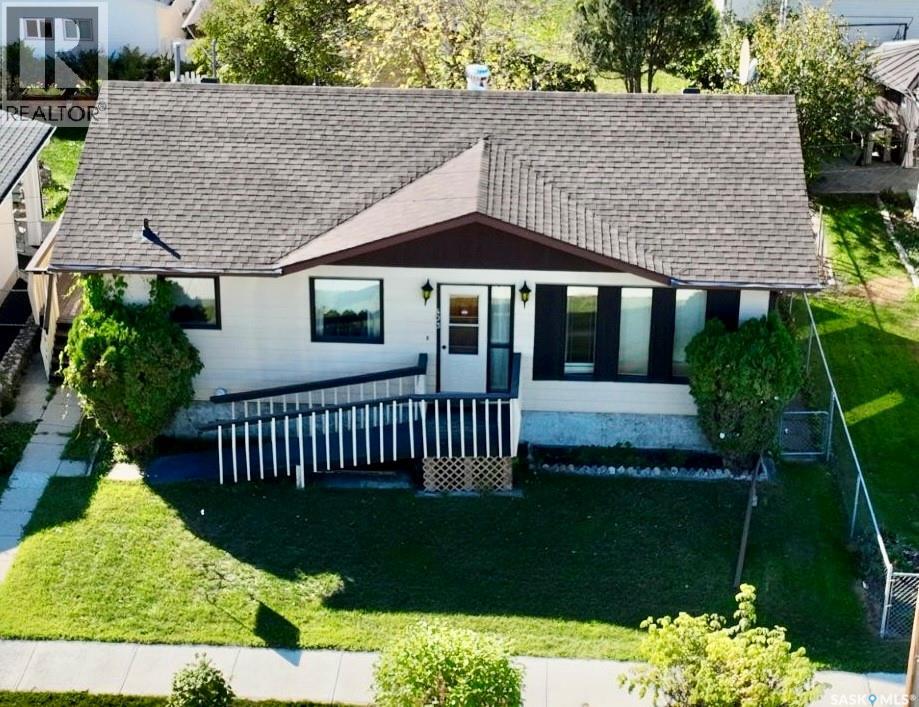 403 Churchill Street, Hudson Bay, Saskatchewan  S0E 0Y0 - Photo 1 - SK016224