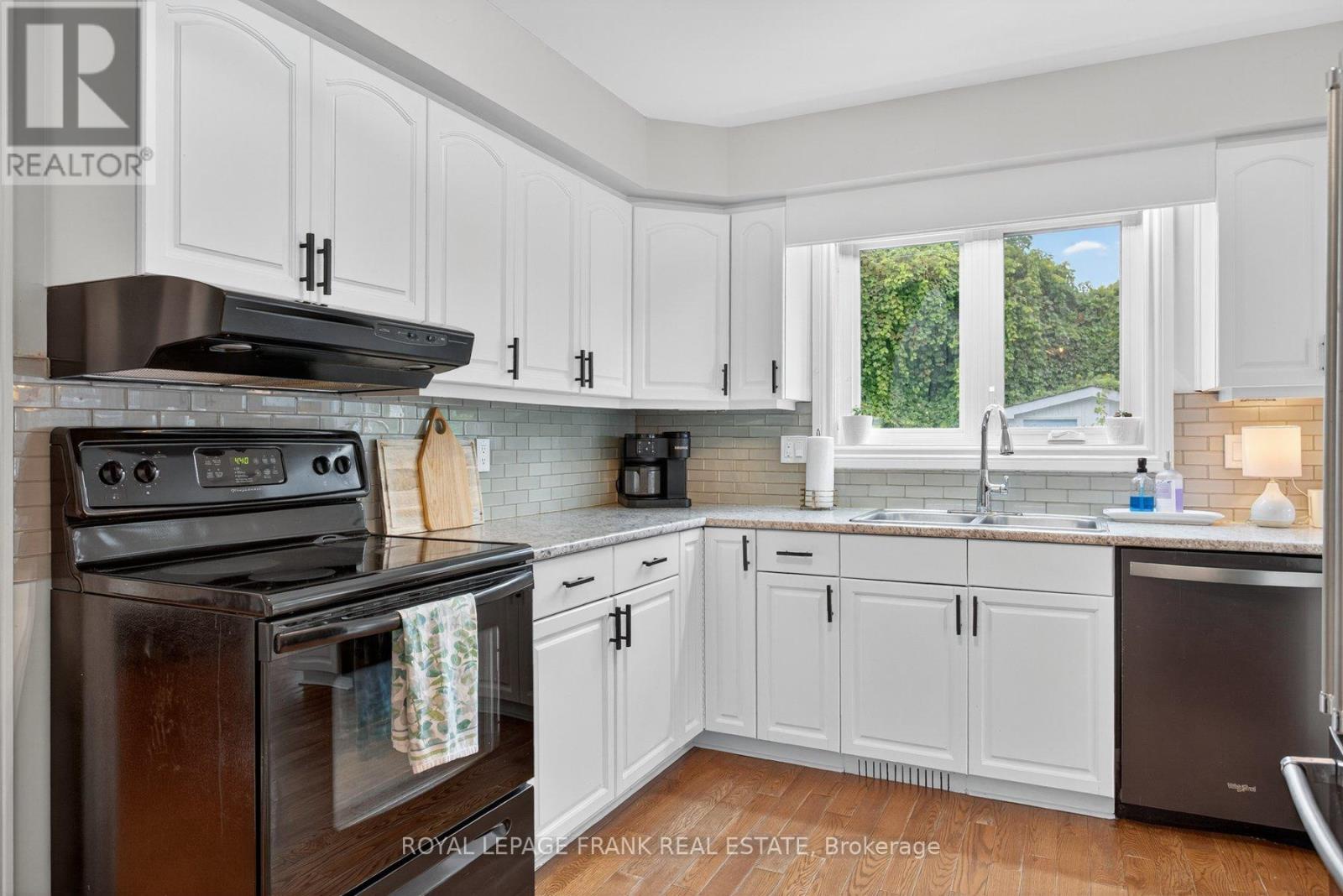 1805 Parkwood Circle, Peterborough, Ontario  K9J 8C3 - Photo 11 - X12375360