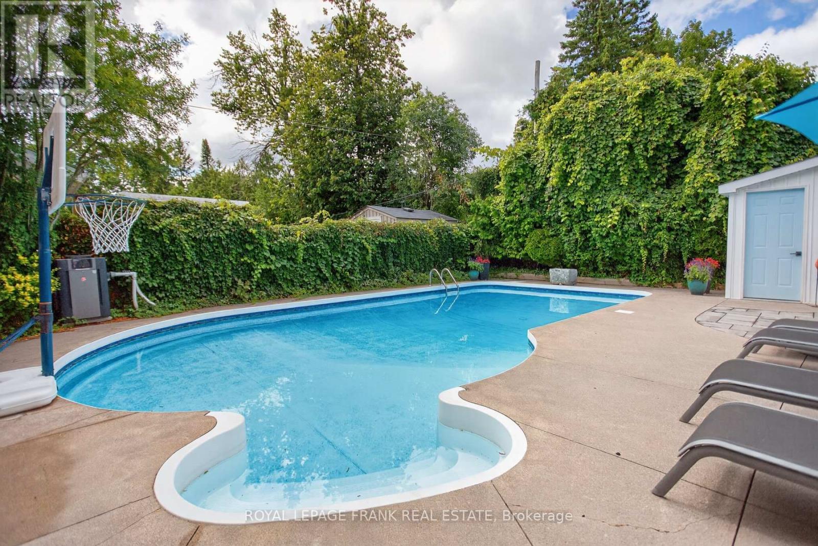 1805 Parkwood Circle, Peterborough, Ontario  K9J 8C3 - Photo 2 - X12375360