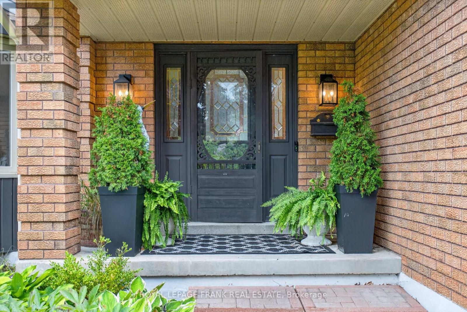 1805 Parkwood Circle, Peterborough, Ontario  K9J 8C3 - Photo 7 - X12375360