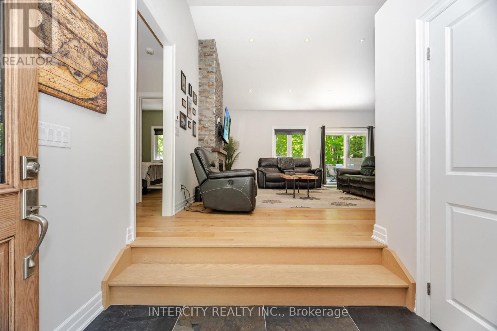 41 Tall Pines Drive, Tiny, Ontario  L9M 0H4 - Photo 12 - S12375193