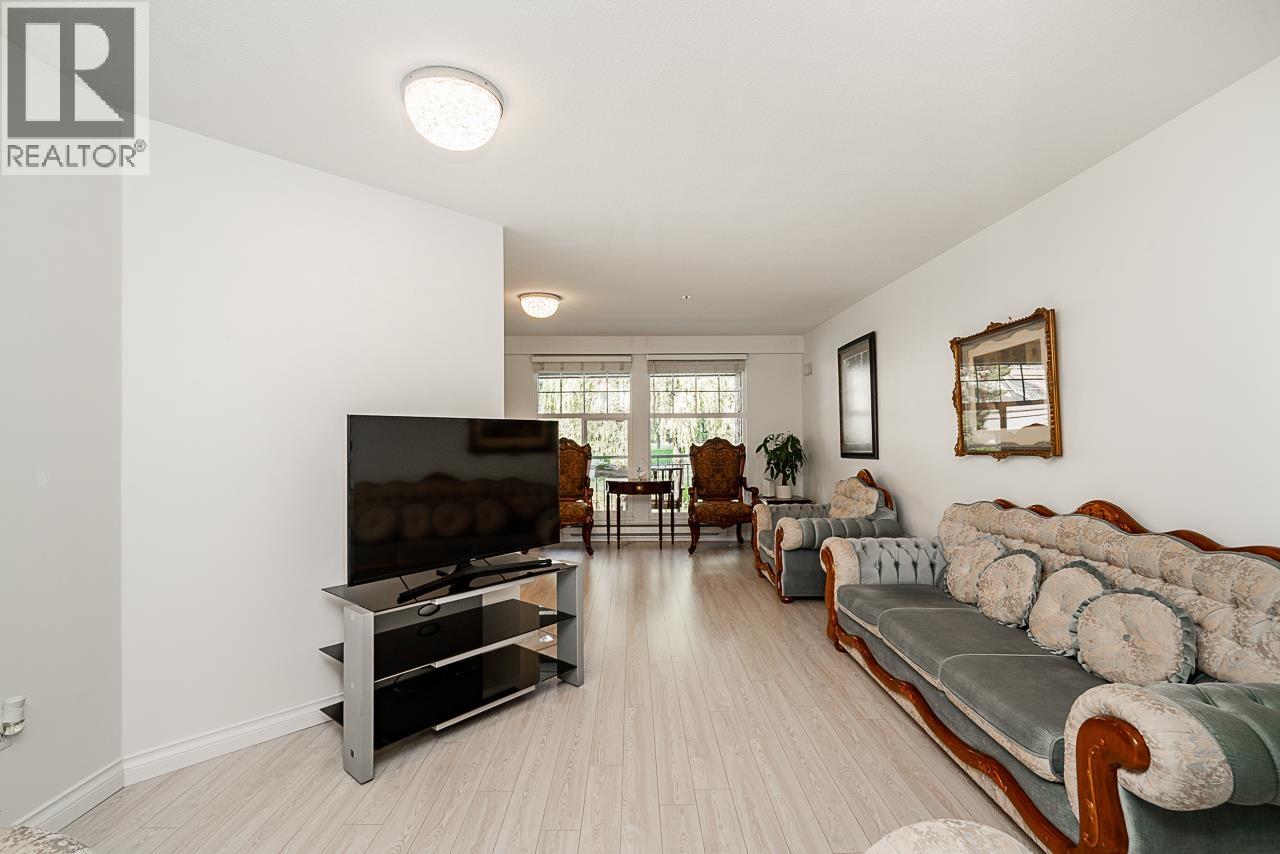 215 3075 Primrose Lane, Coquitlam, British Columbia  V3B 7S2 - Photo 7 - R3041021