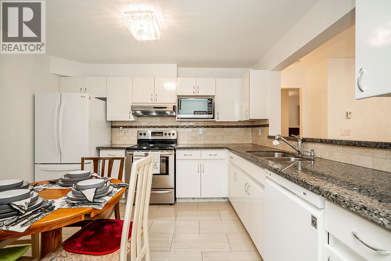 215 3075 Primrose Lane, Coquitlam, British Columbia  V3B 7S2 - Photo 14 - R3041021