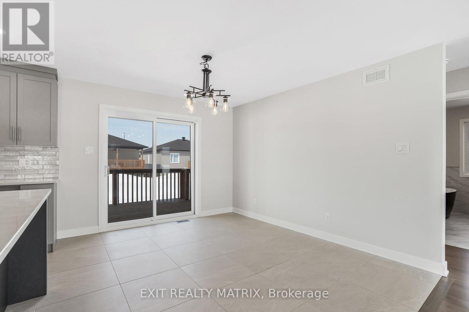 700 West Street, Hawkesbury, Ontario  K6A 3X1 - Photo 19 - X12375347