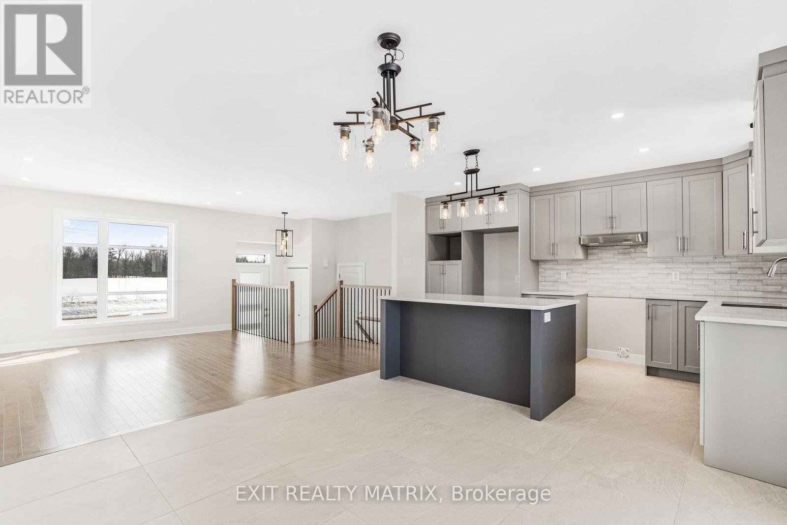 700 West Street, Hawkesbury, Ontario  K6A 3X1 - Photo 21 - X12375347