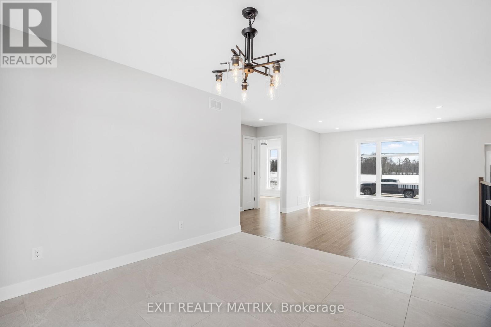 700 West Street, Hawkesbury, Ontario  K6A 3X1 - Photo 22 - X12375347