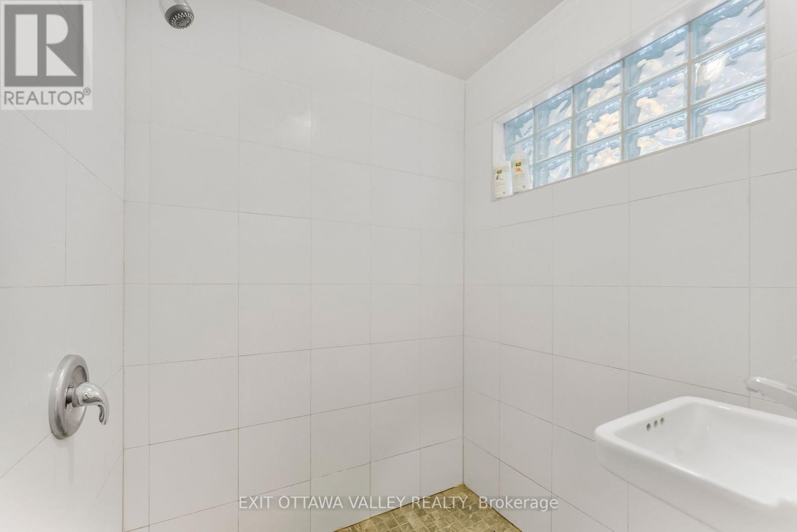 28084 Highway 41, Greater Madawaska, Ontario  K0J 1N0 - Photo 13 - X12375288