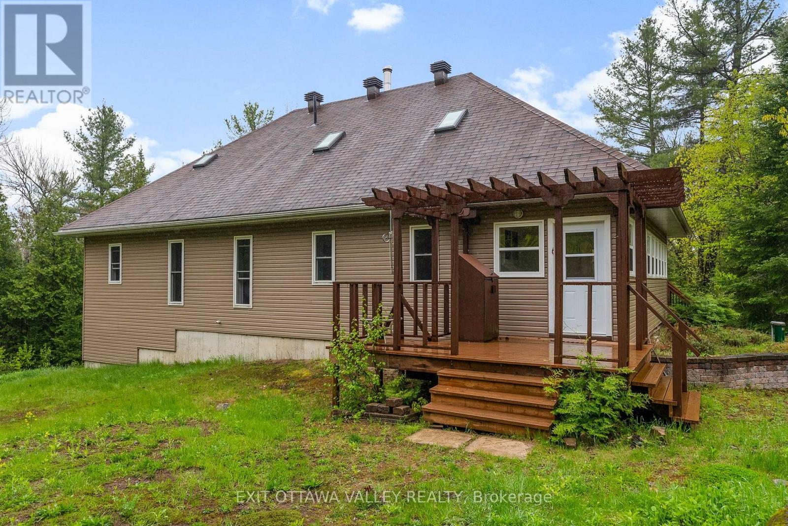 28084 Highway 41, Greater Madawaska, Ontario  K0J 1N0 - Photo 2 - X12375288