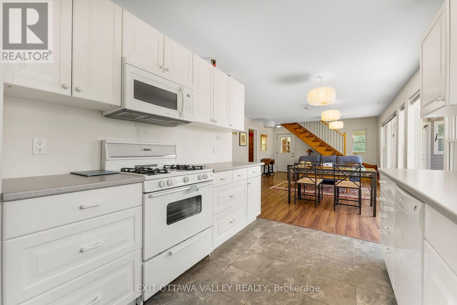 28084 Highway 41, Greater Madawaska, Ontario  K0J 1N0 - Photo 6 - X12375288