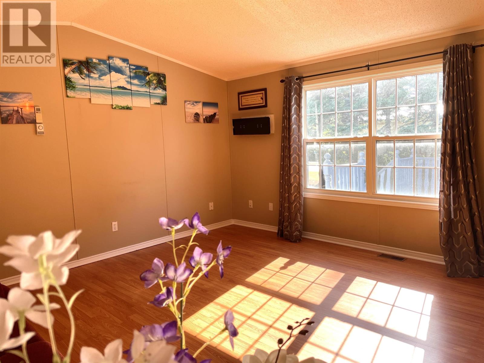26 Cameron Avenue, Summerside, Prince Edward Island  C1N 6P8 - Photo 9 - 202516479