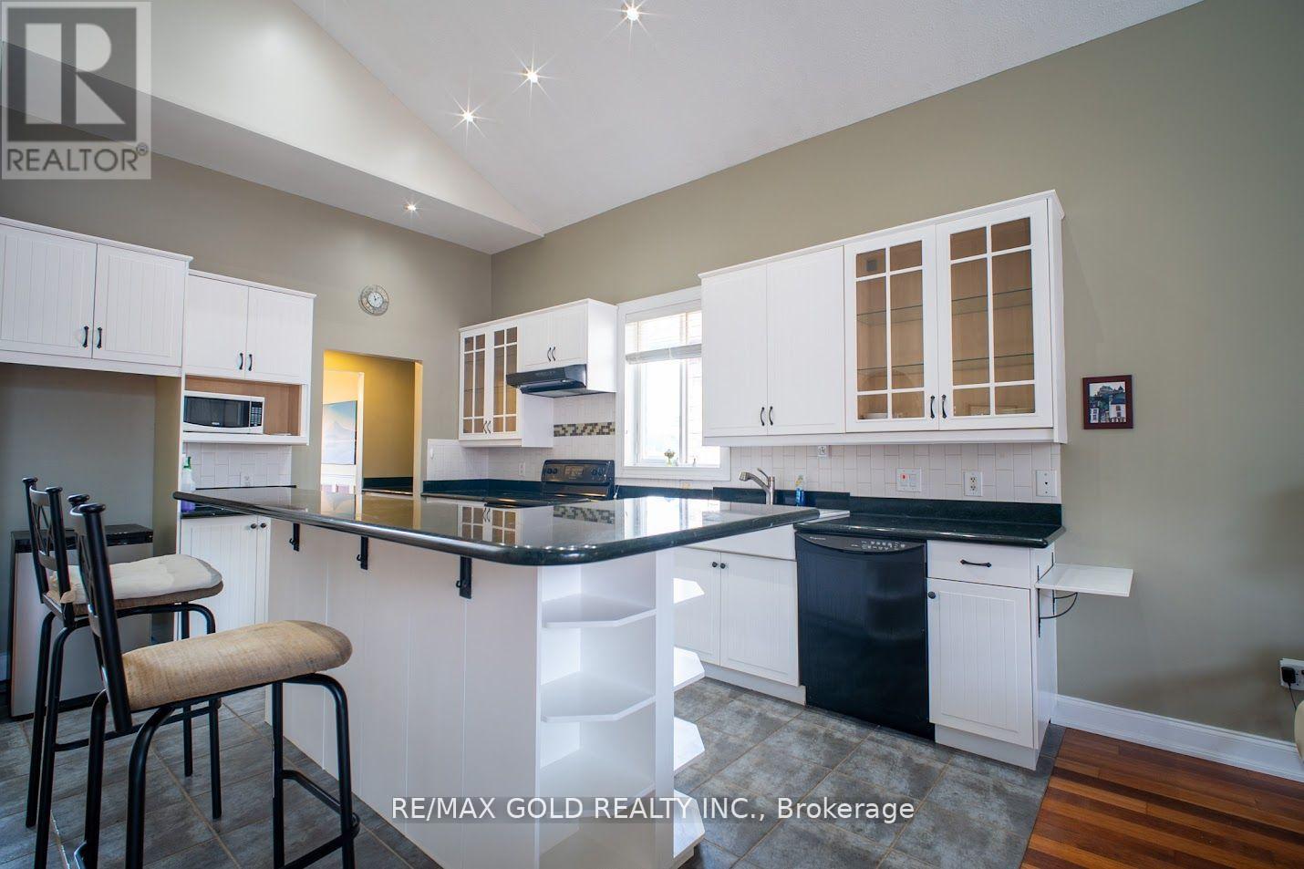 8905 Mcgarry Drive, Niagara Falls, Ontario  L2H 3P1 - Photo 13 - X12375122