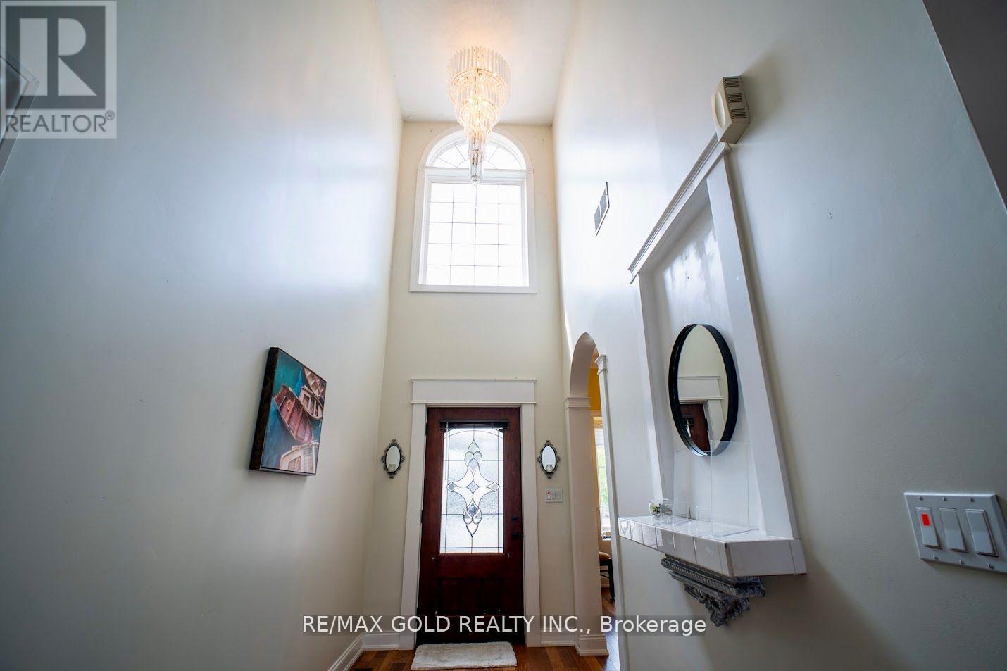 8905 Mcgarry Drive, Niagara Falls, Ontario  L2H 3P1 - Photo 2 - X12375122