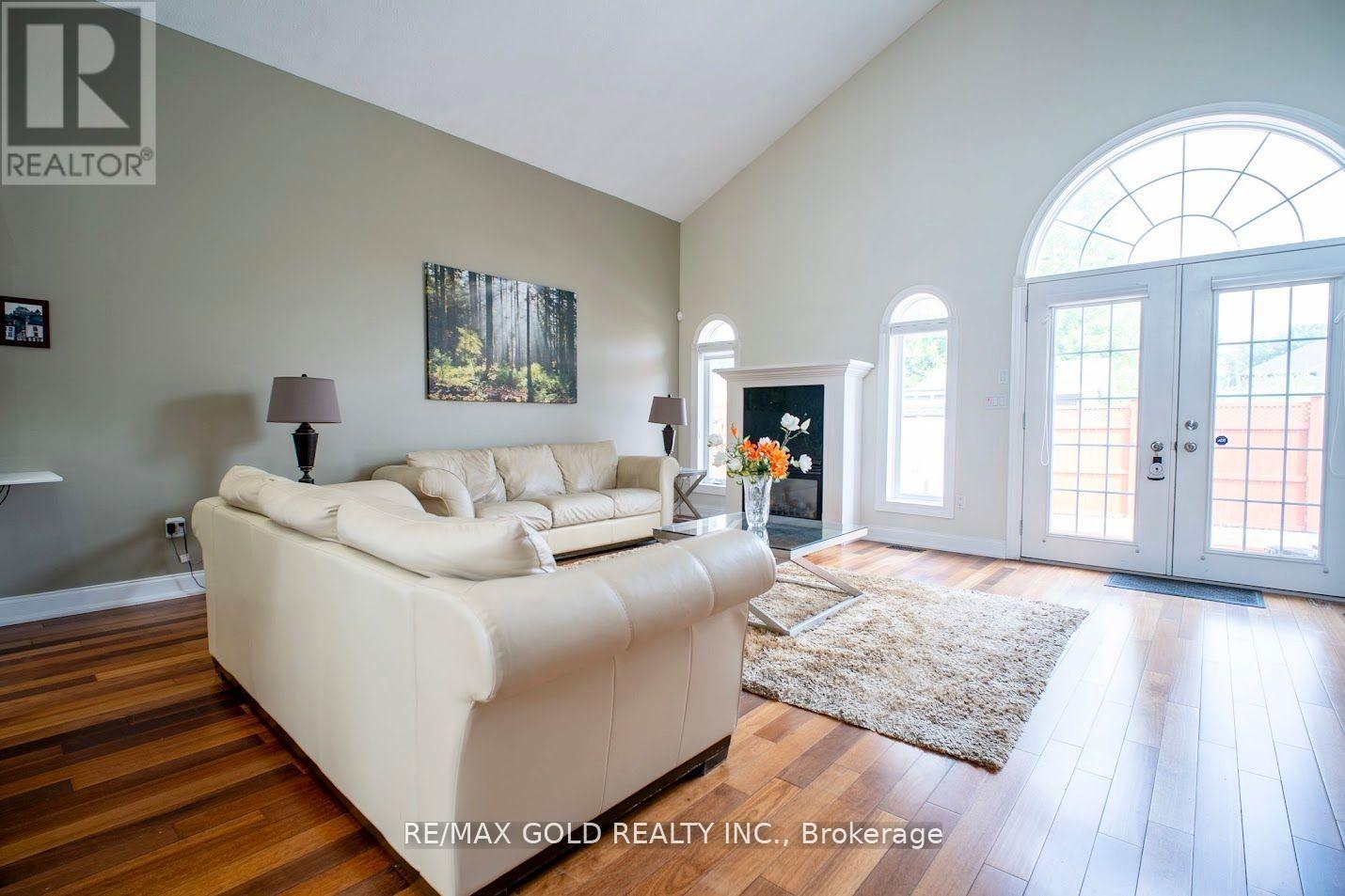 8905 Mcgarry Drive, Niagara Falls, Ontario  L2H 3P1 - Photo 6 - X12375122