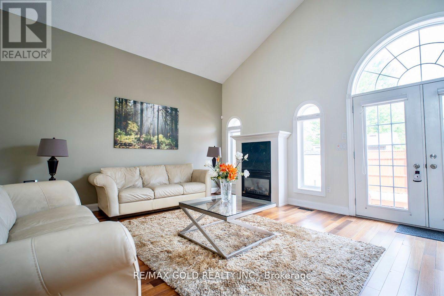 8905 Mcgarry Drive, Niagara Falls, Ontario  L2H 3P1 - Photo 7 - X12375122