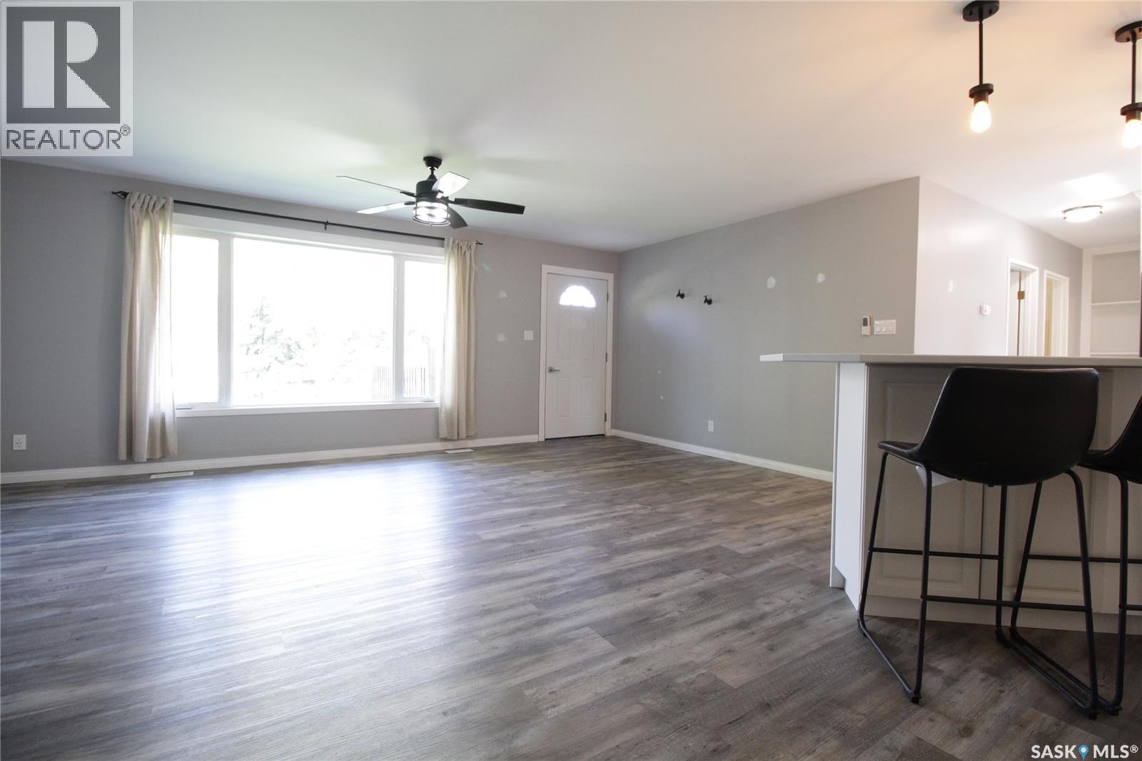 813 Moose Street, Moosomin, Saskatchewan  S0G 3N0 - Photo 2 - SK017145