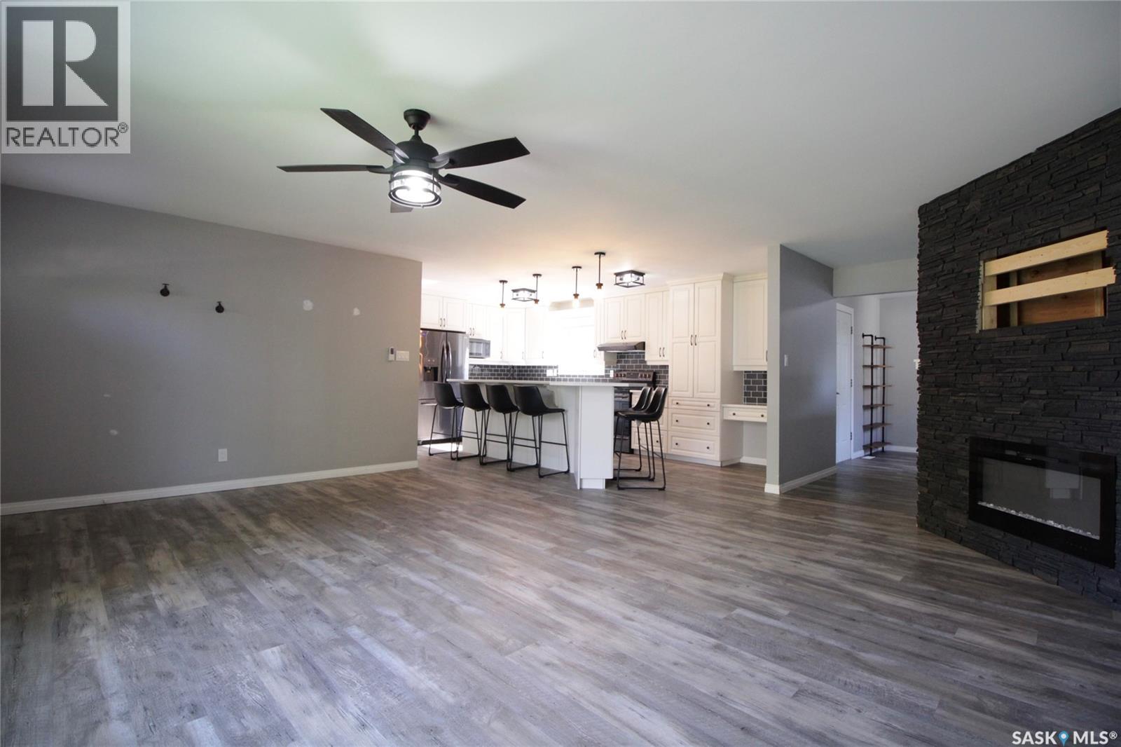 813 Moose Street, Moosomin, Saskatchewan  S0G 3N0 - Photo 3 - SK017145