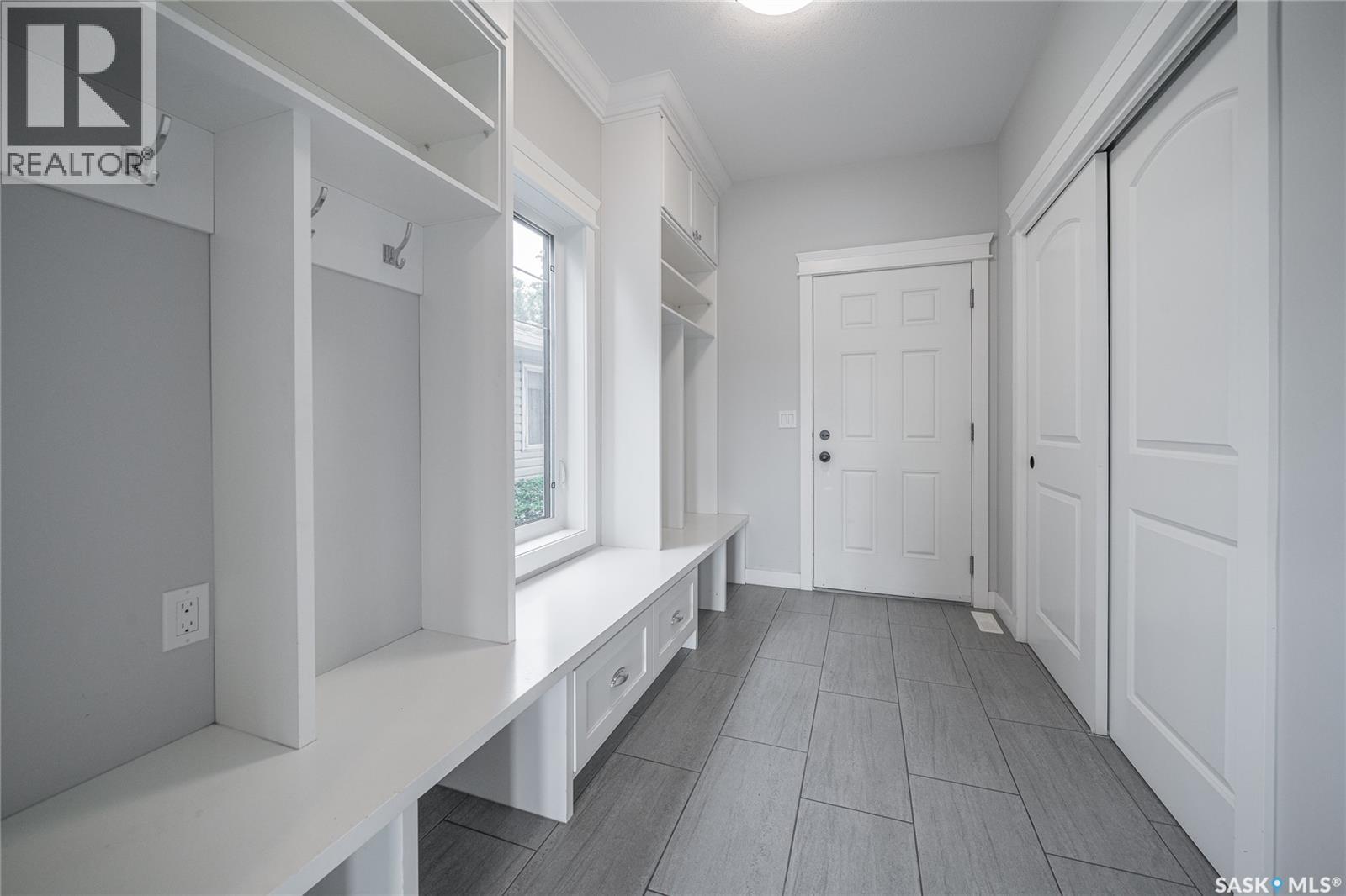 1207 Spadina Crescent W, Saskatoon, Saskatchewan  S7M 1P4 - Photo 5 - SK017153