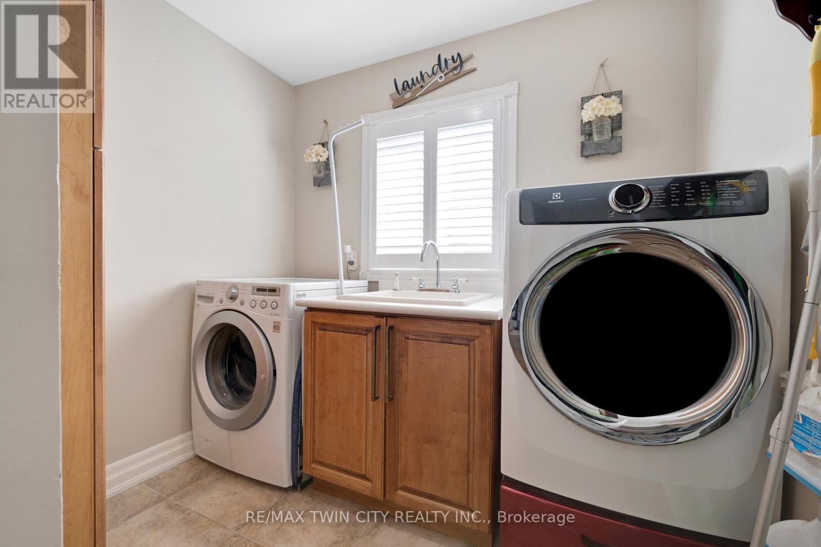 477 Burnett Avenue, Cambridge, Ontario  N1T 1L6 - Photo 17 - X12374373