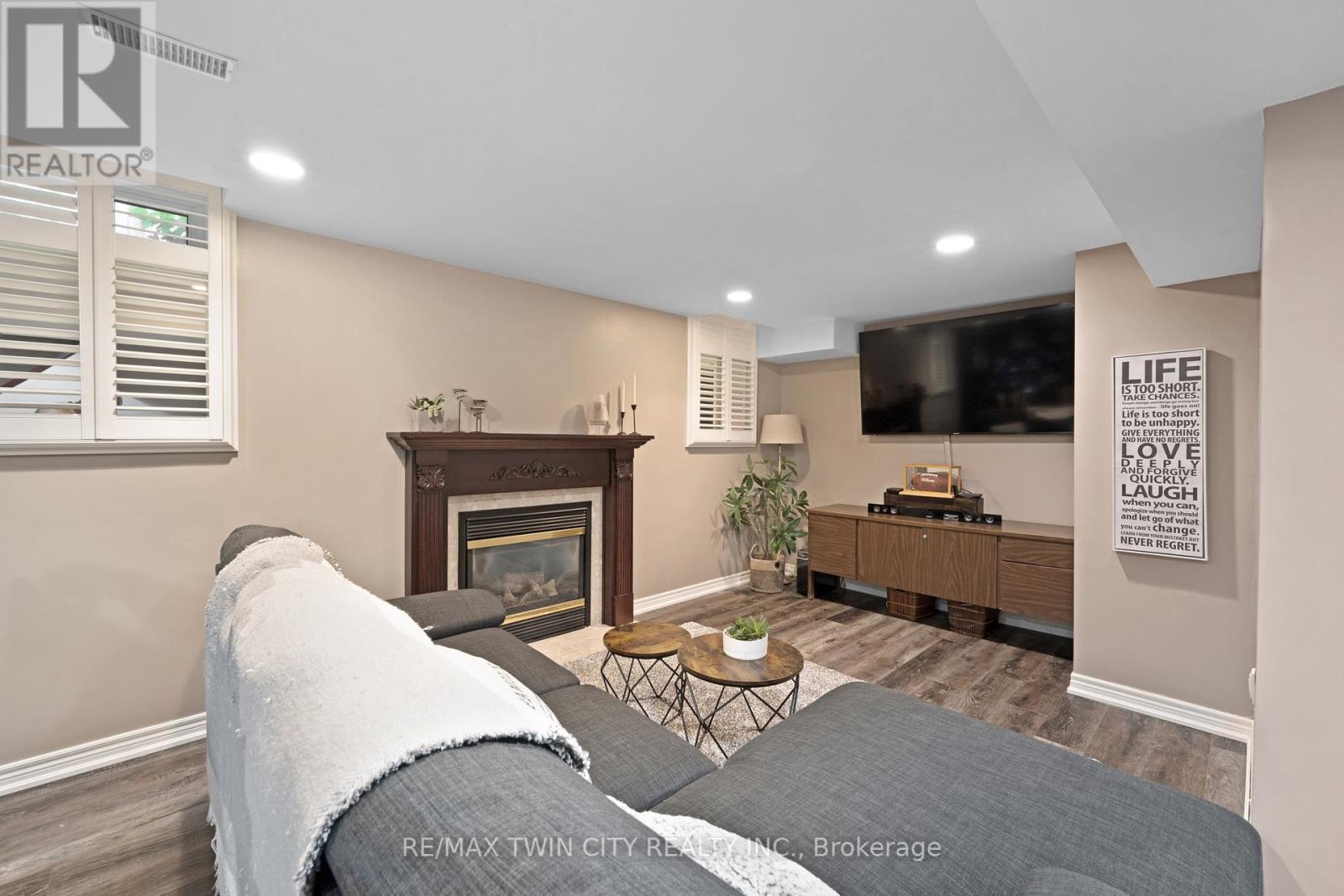 477 Burnett Avenue, Cambridge, Ontario  N1T 1L6 - Photo 30 - X12374373