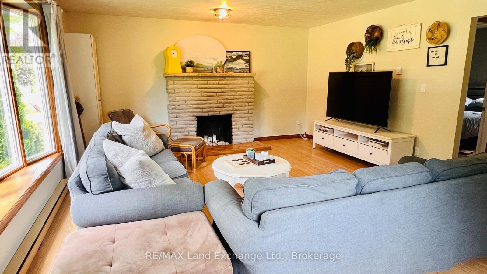 401 Oki Court, Huron-Kinloss, Ontario  N2Z 2X3 - Photo 22 - X12220802