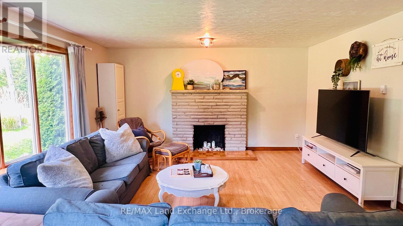 401 Oki Court, Huron-Kinloss, Ontario  N2Z 2X3 - Photo 21 - X12220802