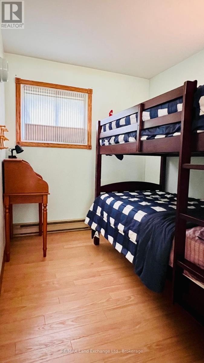 401 Oki Court, Huron-Kinloss, Ontario  N2Z 2X3 - Photo 17 - X12220802