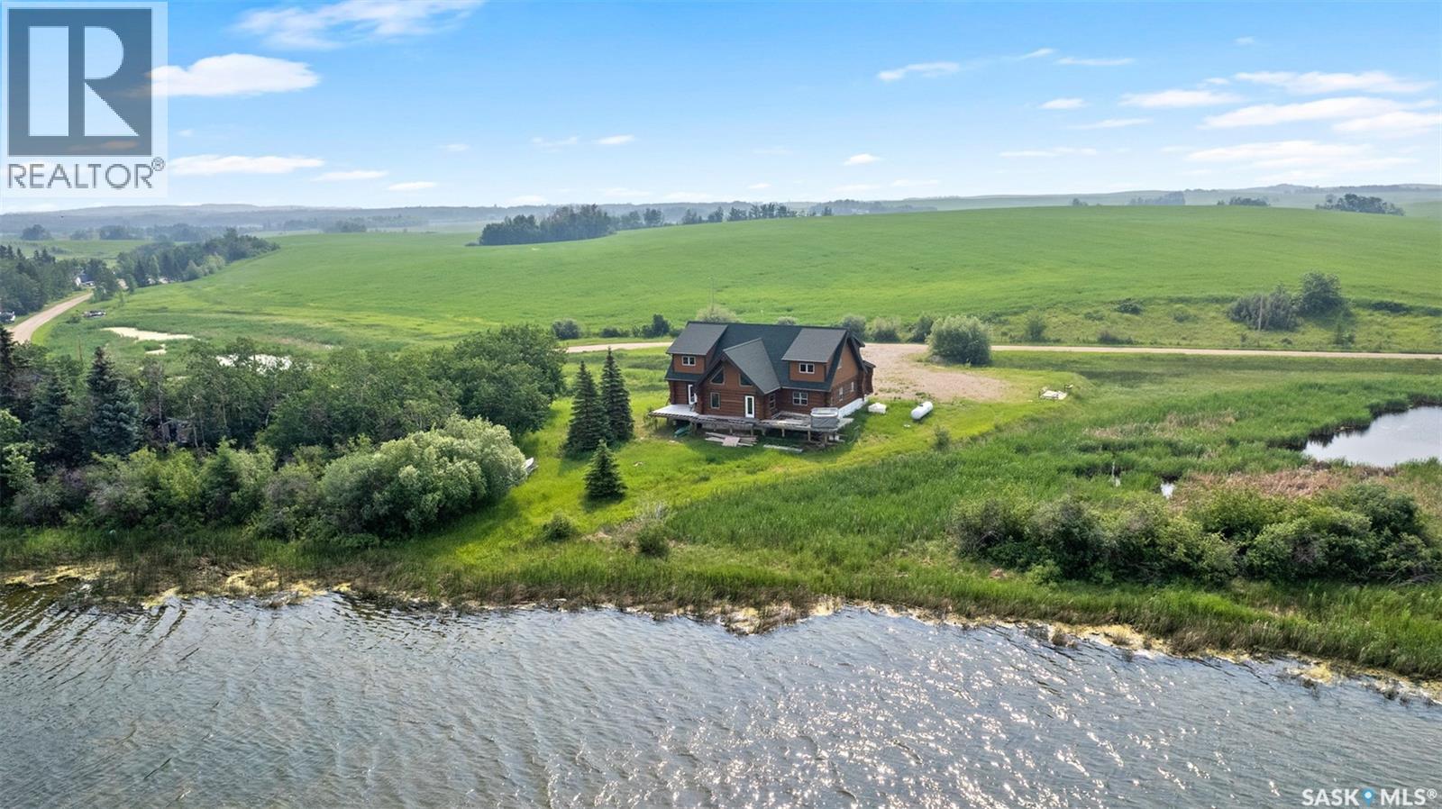 Martin's Lake Scenic Waterfront Log Home, Leask Rm No. 464, Saskatchewan  S0J 1M0 - Photo 2 - SK001928