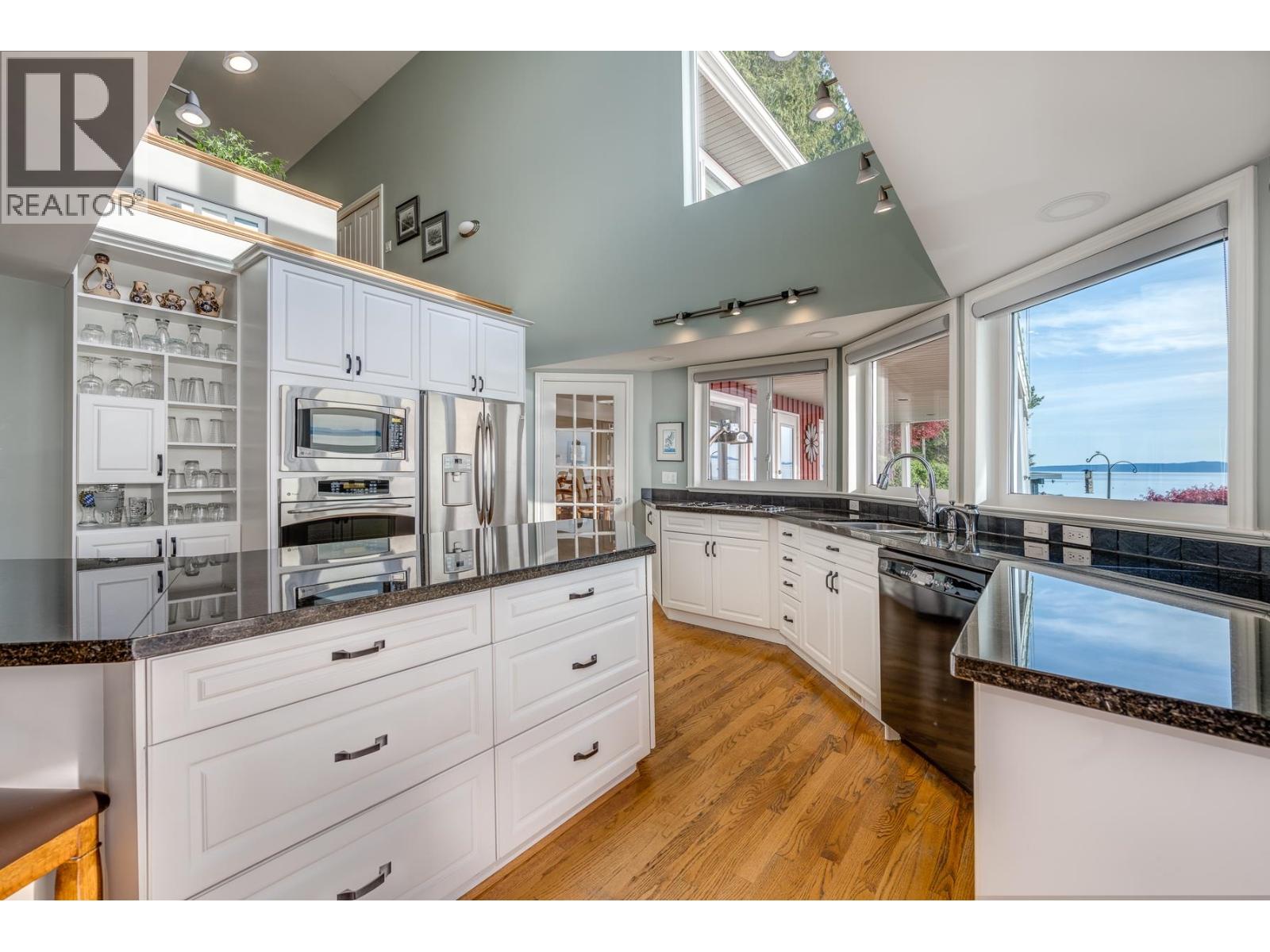 330 Tsawwassen Beach Road, Delta, British Columbia  V4M 4C9 - Photo 11 - R2958472