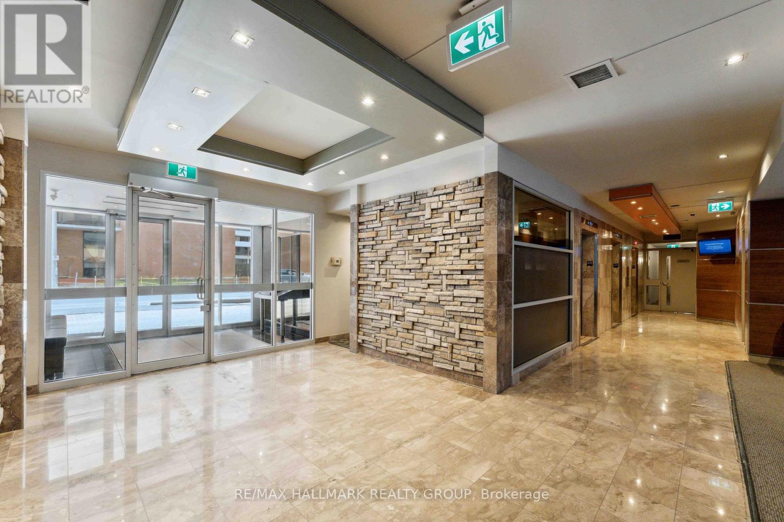 308 - 470 Laurier Avenue W, Ottawa, Ontario  K1R 7W9 - Photo 2 - X12375389