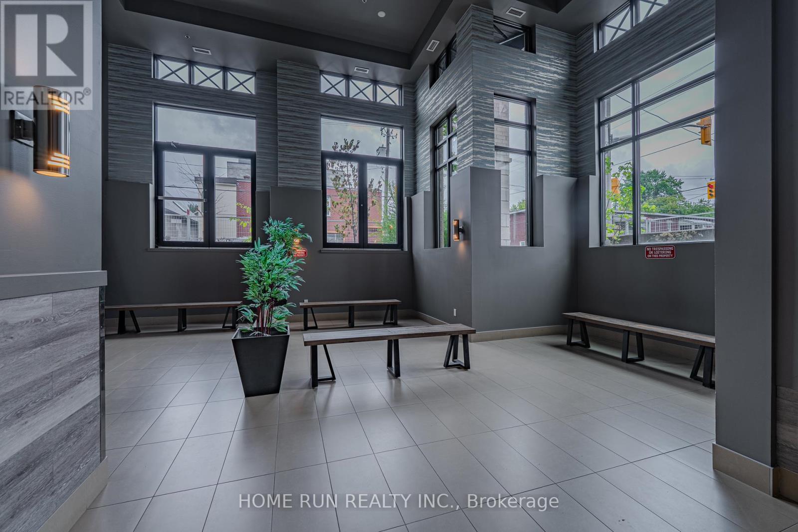 210 - 429 Kent Street, Ottawa, Ontario  K2P 1B5 - Photo 11 - X12375434