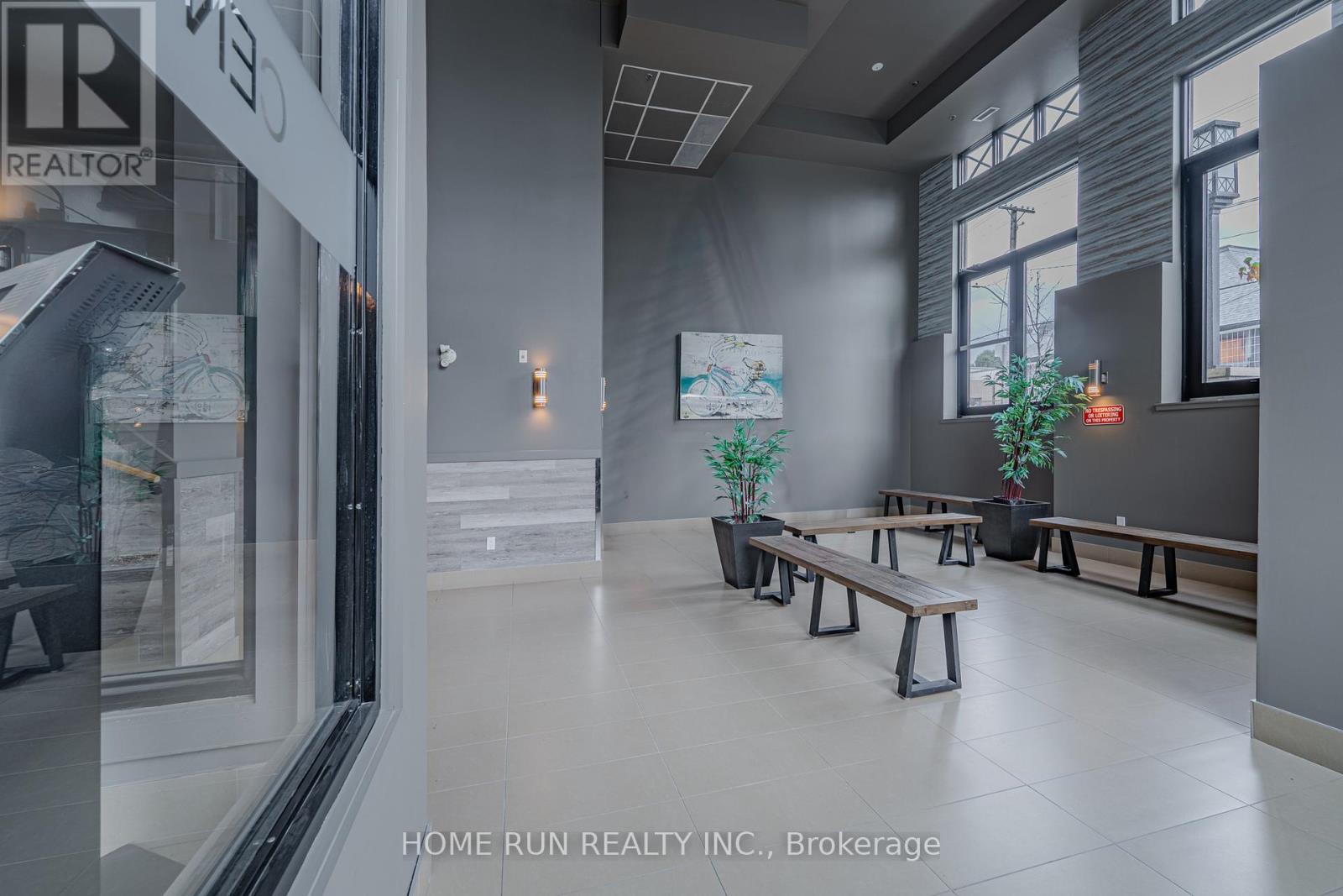 210 - 429 Kent Street, Ottawa, Ontario  K2P 1B5 - Photo 12 - X12375434