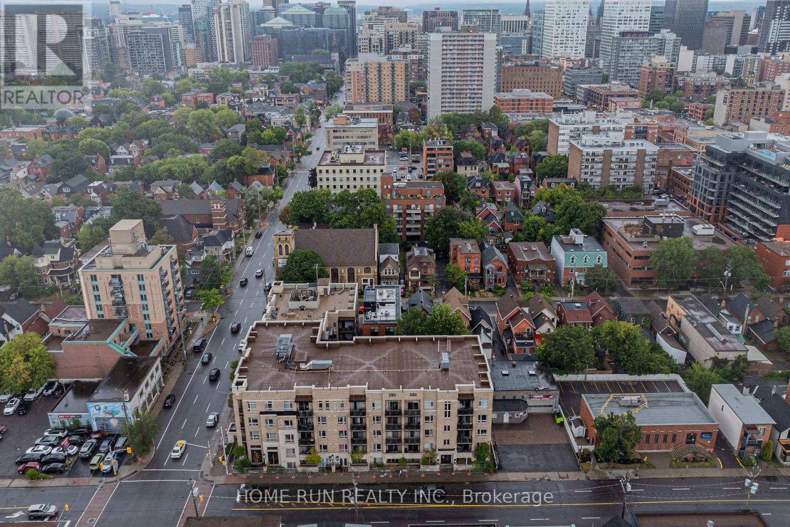 210 - 429 Kent Street, Ottawa, Ontario  K2P 1B5 - Photo 4 - X12375434