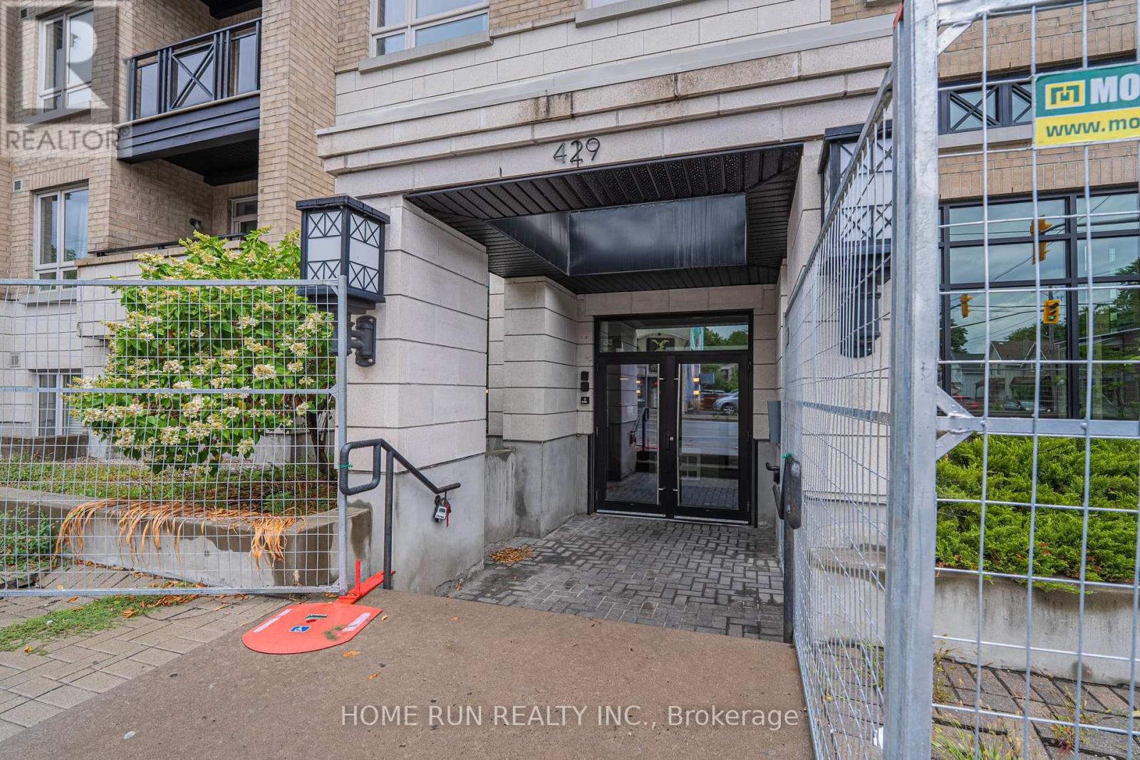 210 - 429 Kent Street, Ottawa, Ontario  K2P 1B5 - Photo 7 - X12375434