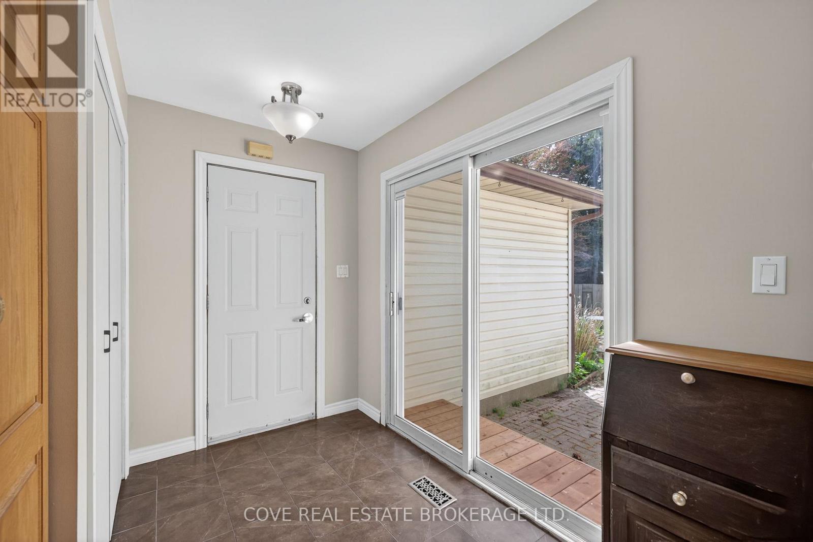 2 Aspen Avenue, St. Thomas, Ontario  N5R 5G4 - Photo 13 - X12373916