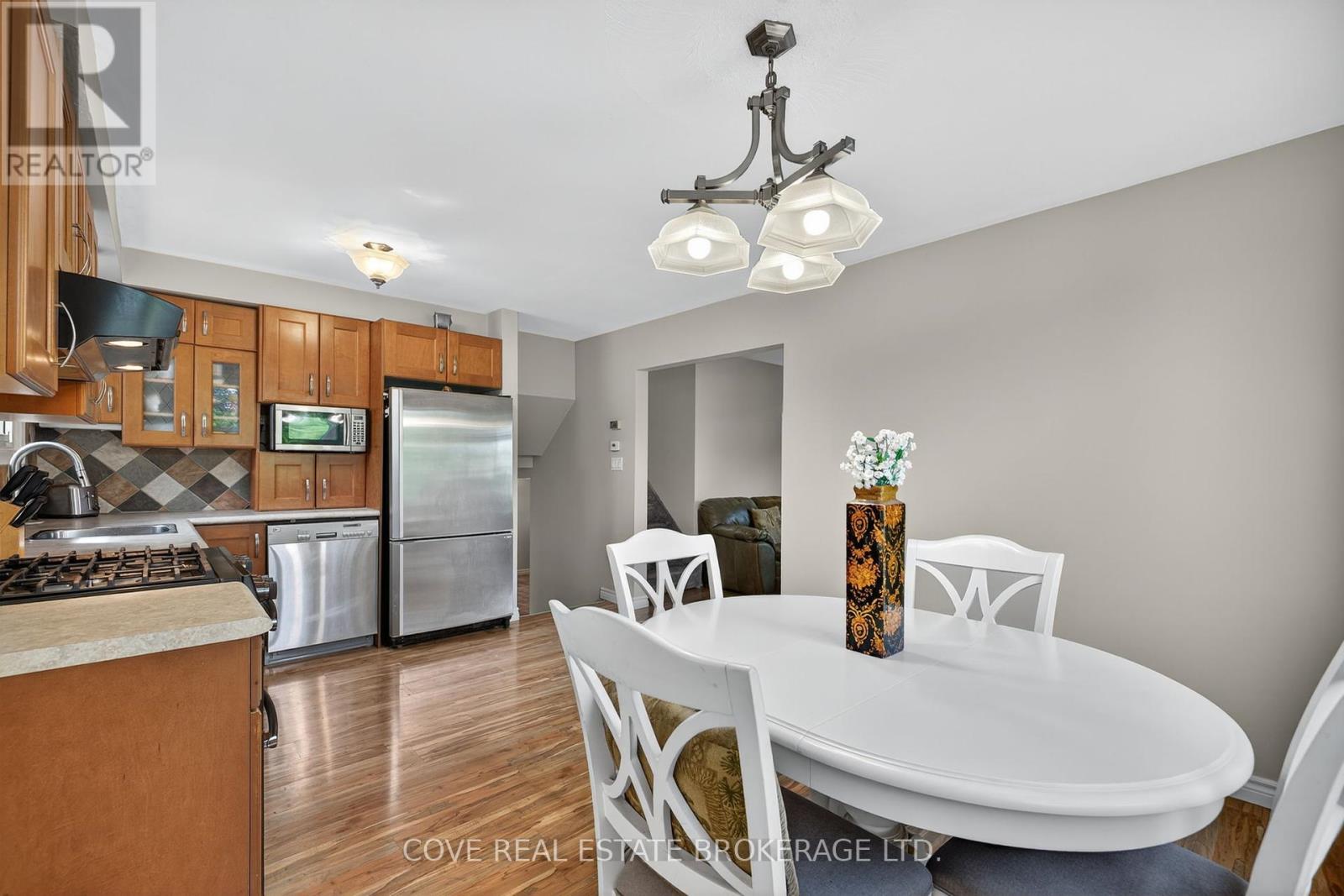 2 Aspen Avenue, St. Thomas, Ontario  N5R 5G4 - Photo 12 - X12373916