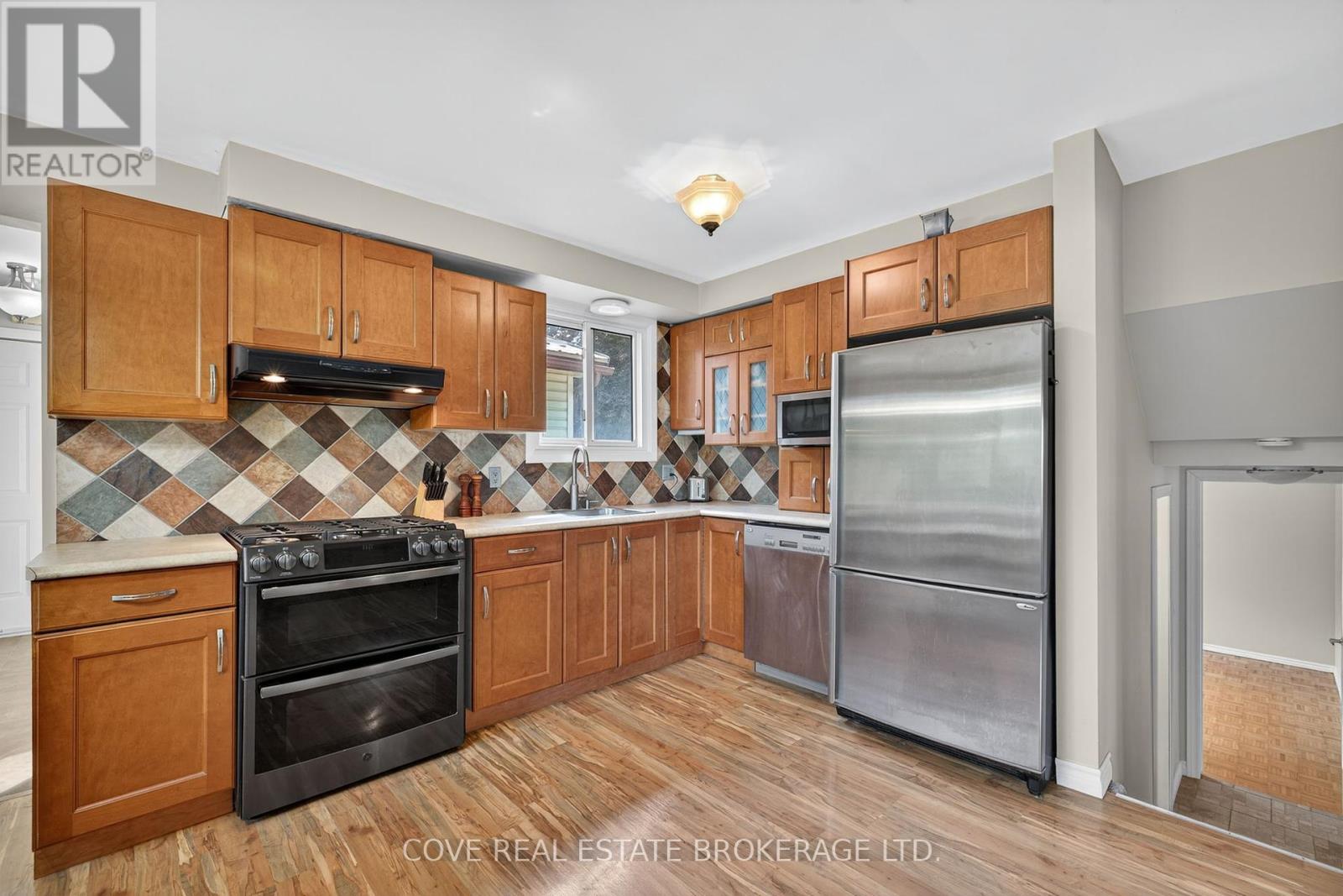 2 Aspen Avenue, St. Thomas, Ontario  N5R 5G4 - Photo 11 - X12373916