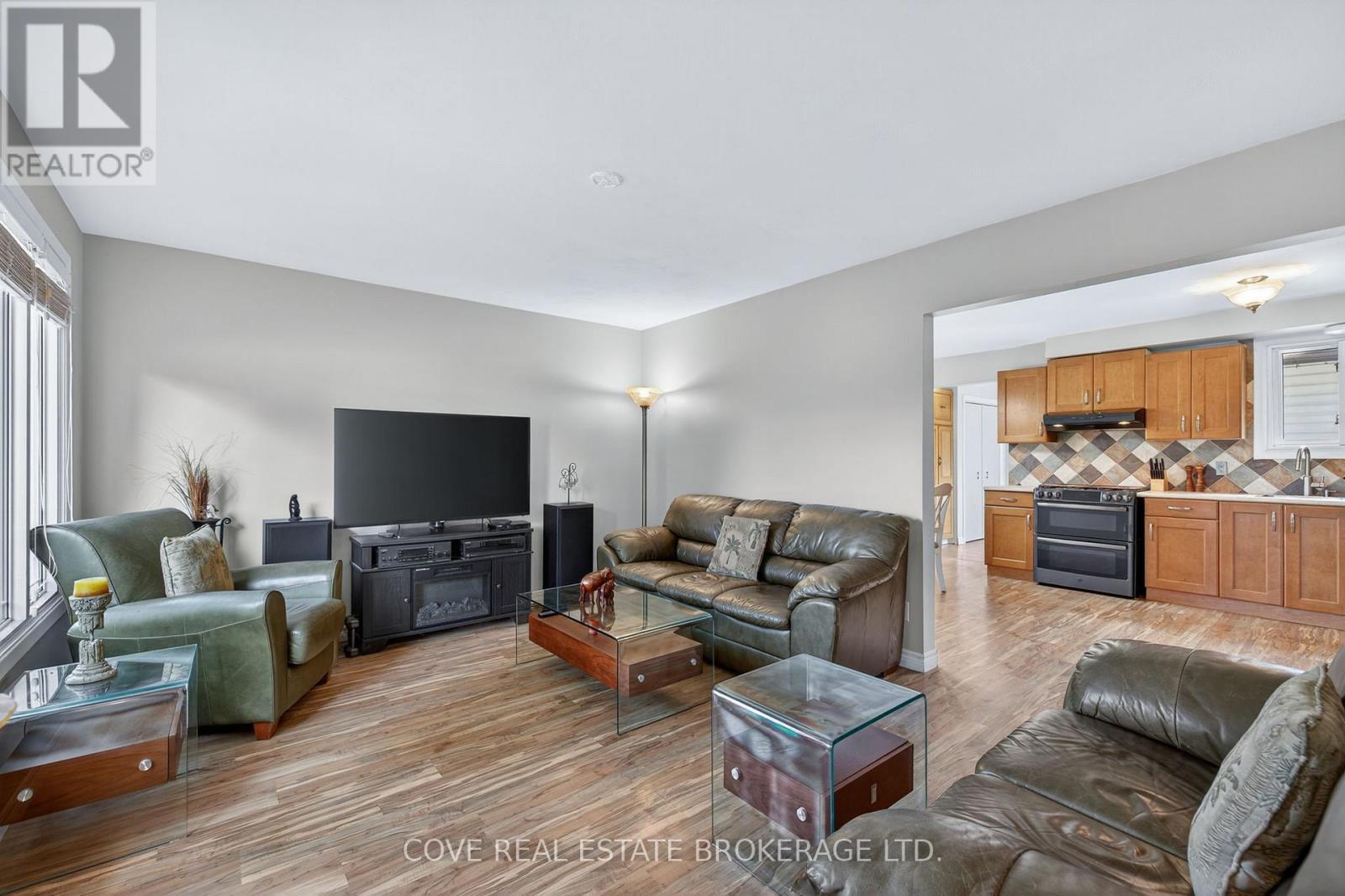 2 Aspen Avenue, St. Thomas, Ontario  N5R 5G4 - Photo 7 - X12373916