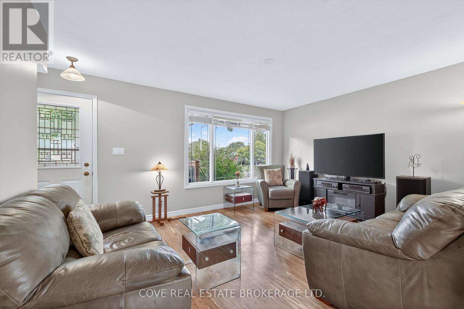 2 Aspen Avenue, St. Thomas, Ontario  N5R 5G4 - Photo 6 - X12373916