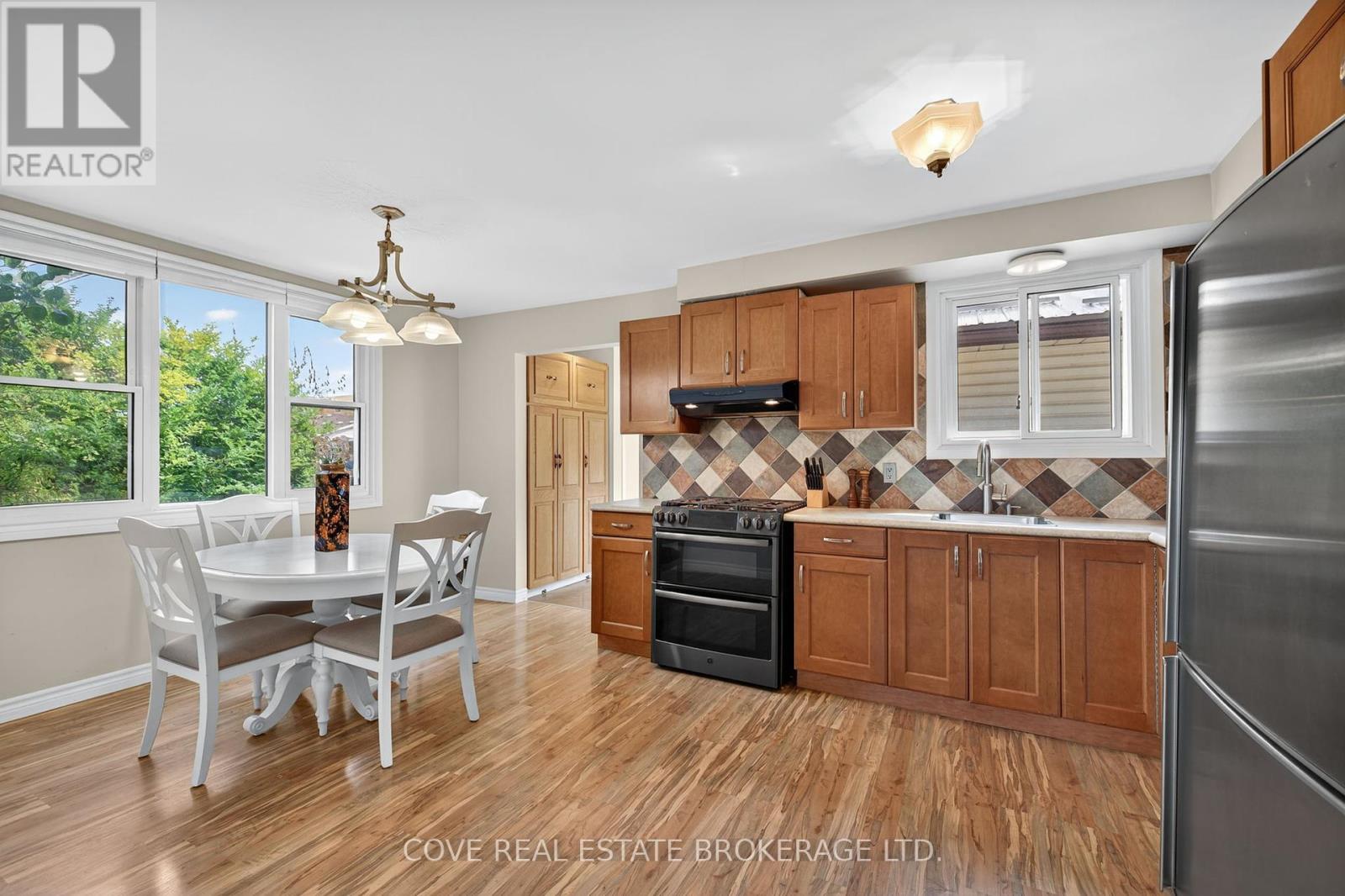 2 Aspen Avenue, St. Thomas, Ontario  N5R 5G4 - Photo 9 - X12373916