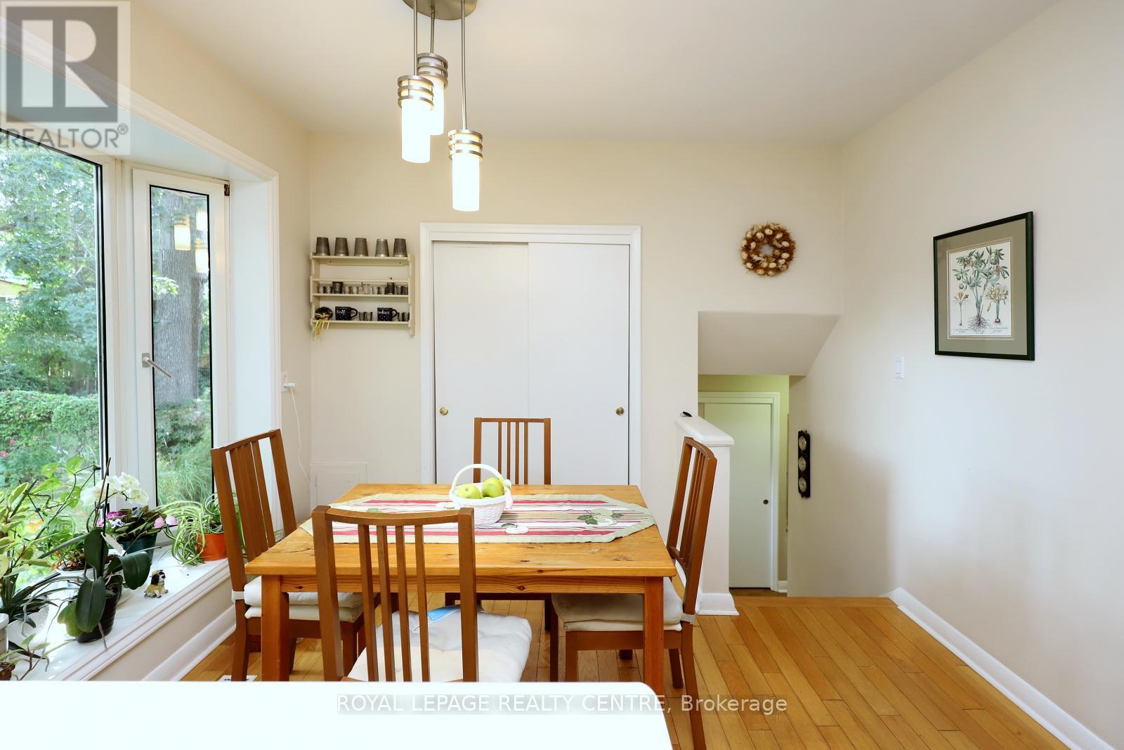 3338 Enniskillen Circle, Mississauga, Ontario  L5C 2M8 - Photo 17 - W12370580