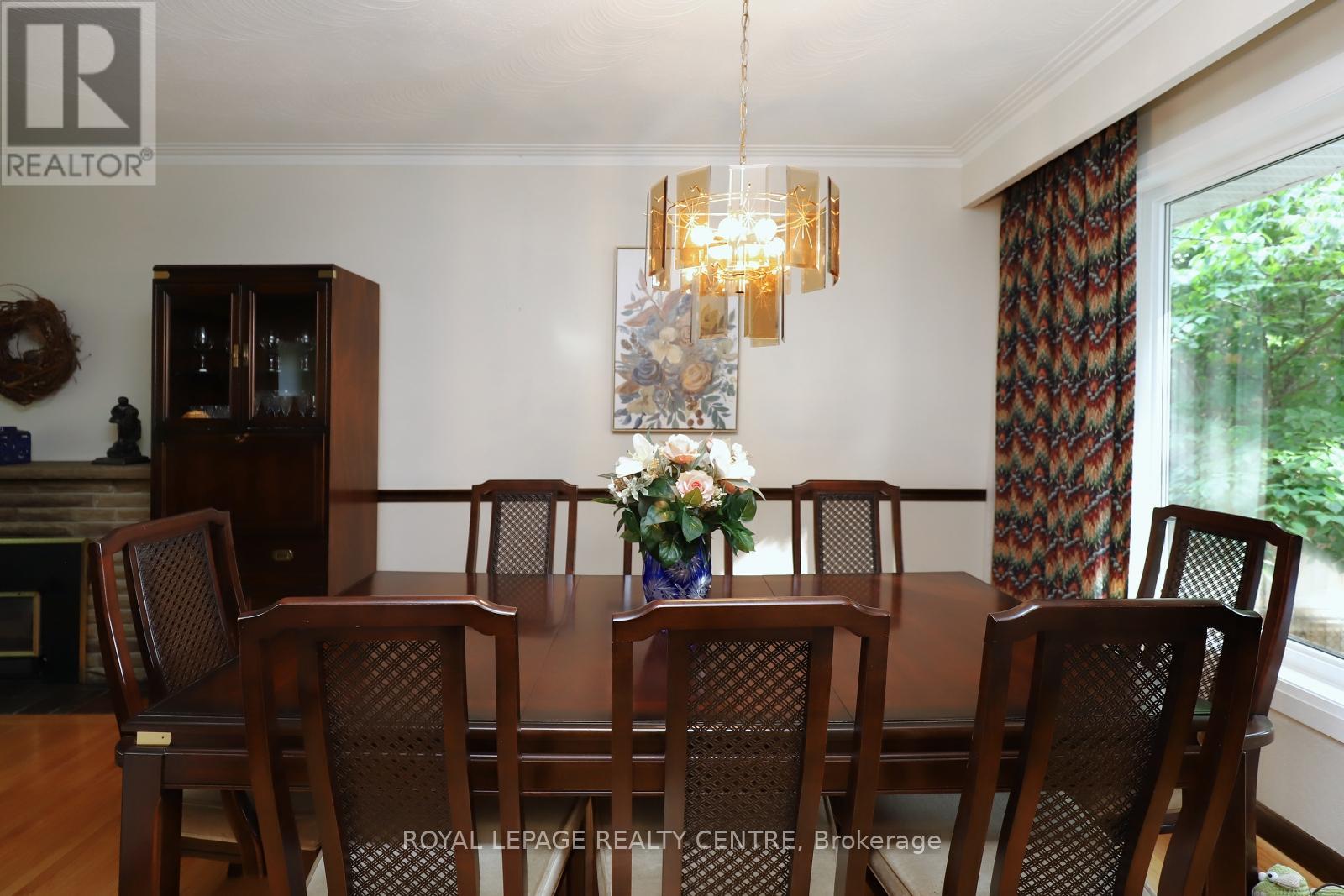 3338 Enniskillen Circle, Mississauga, Ontario  L5C 2M8 - Photo 15 - W12370580