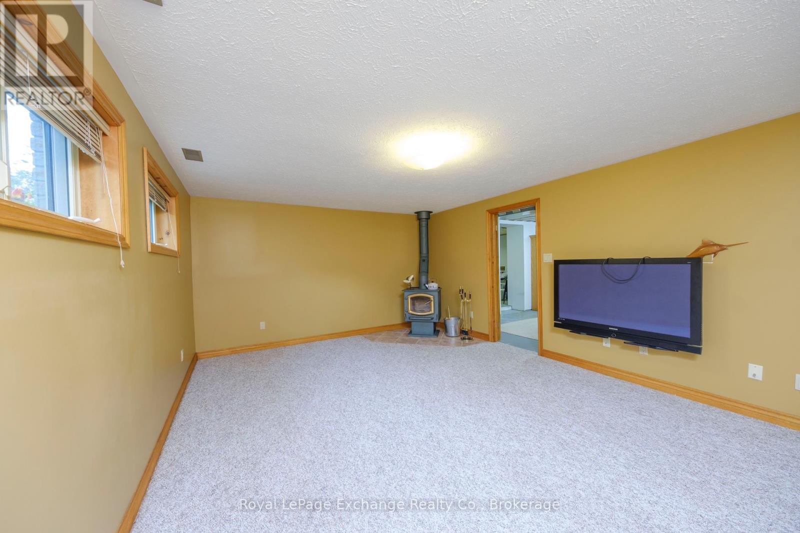 128 Waterloo Street, Huron-Kinloss, Ontario  N2Z 0C7 - Photo 19 - X12375397