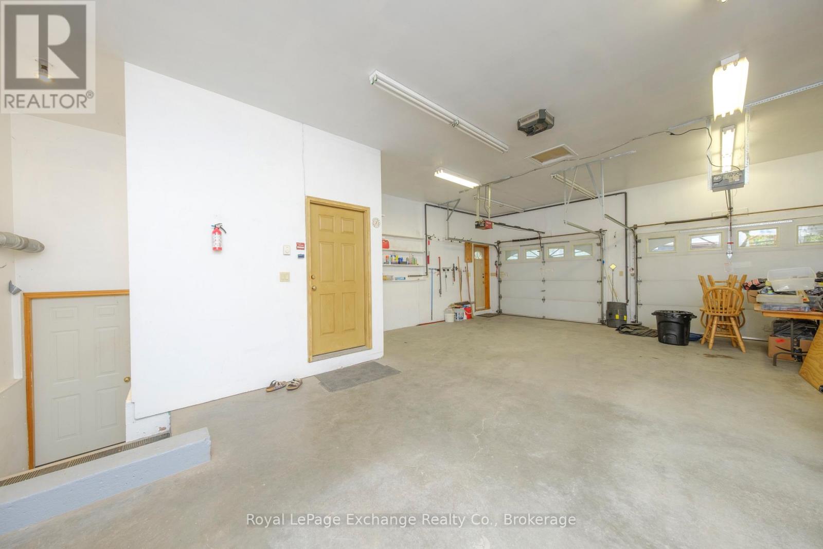 128 Waterloo Street, Huron-Kinloss, Ontario  N2Z 0C7 - Photo 23 - X12375397