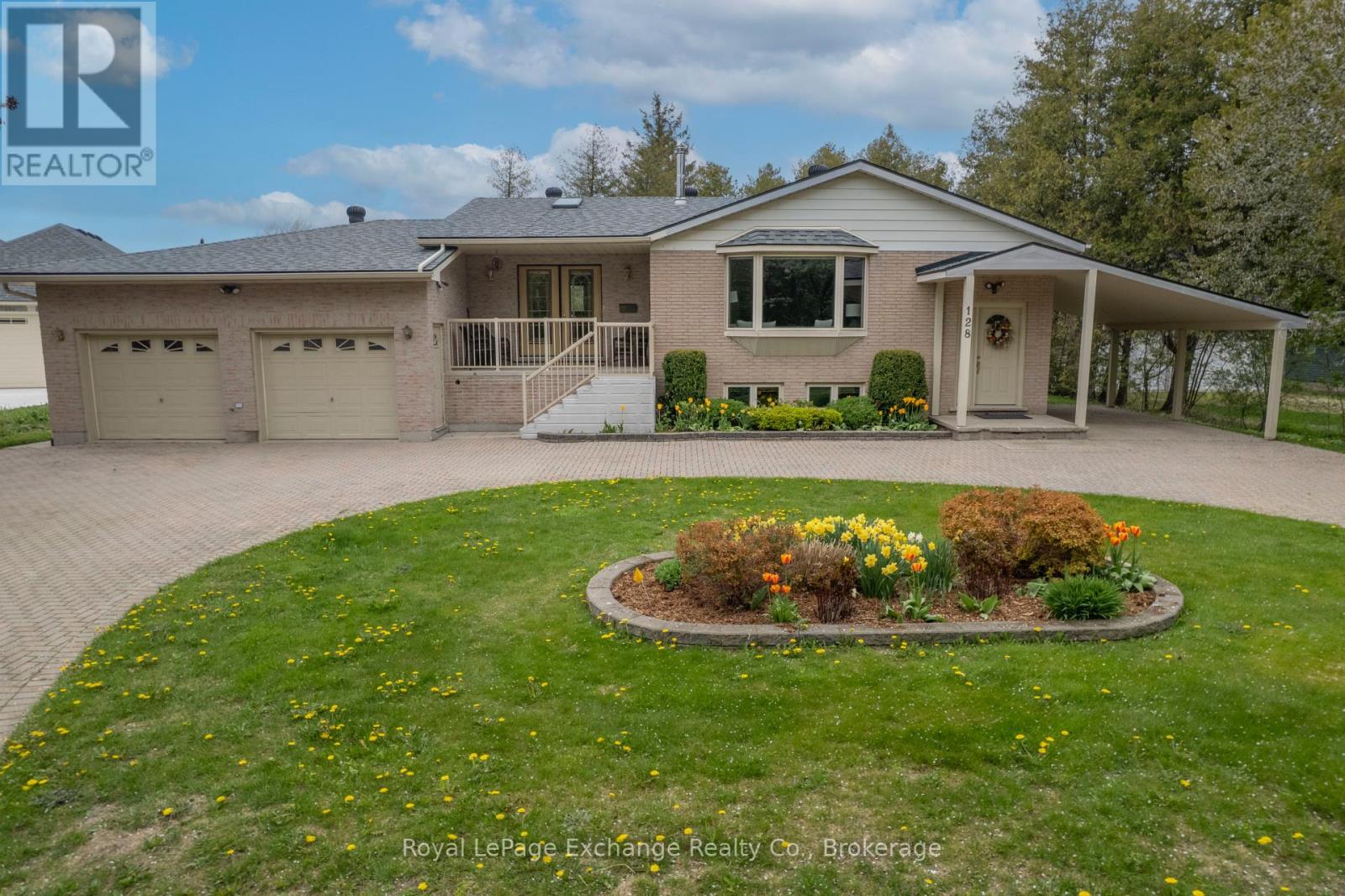 128 Waterloo Street, Huron-Kinloss, Ontario  N2Z 0C7 - Photo 3 - X12375397