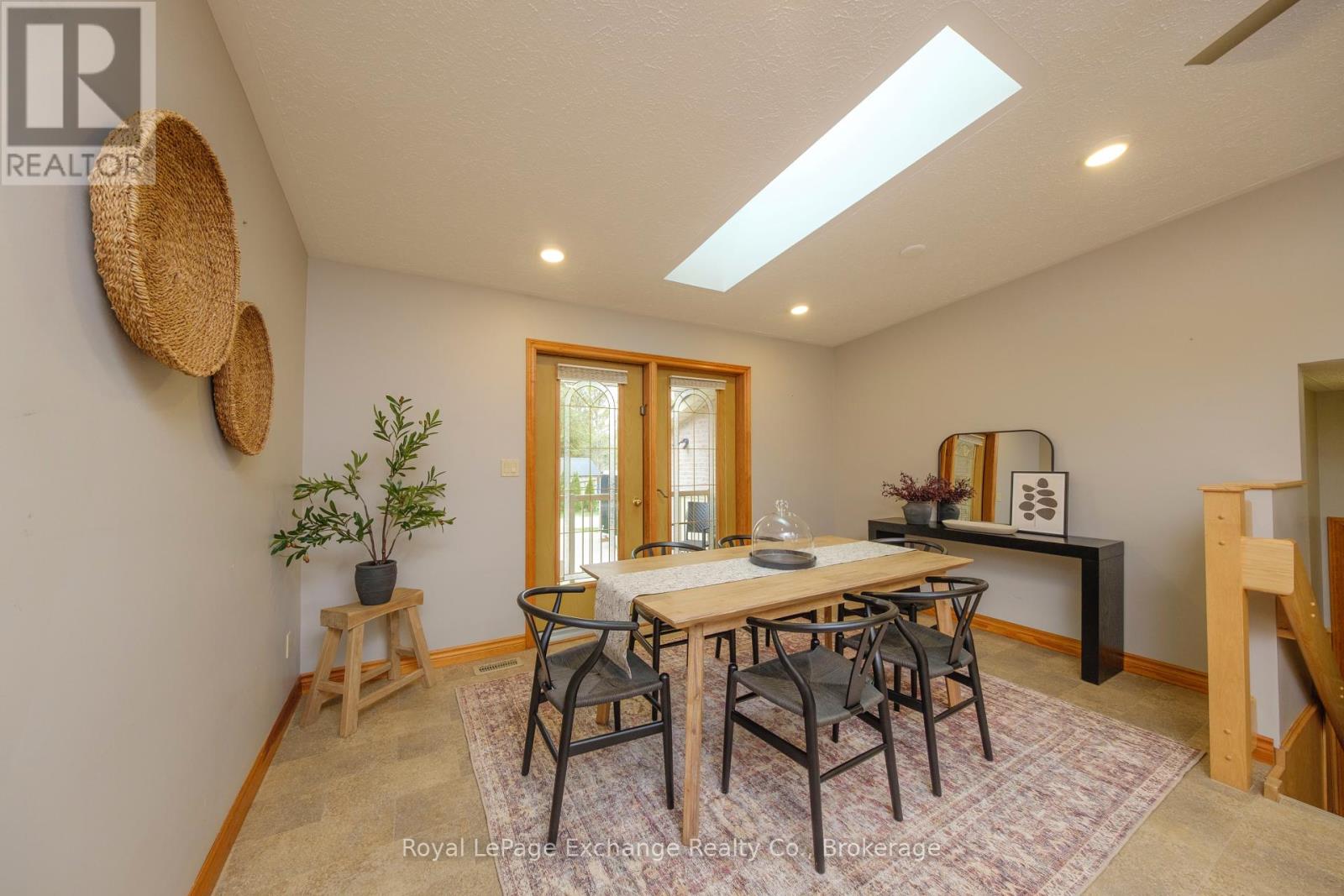 128 Waterloo Street, Huron-Kinloss, Ontario  N2Z 0C7 - Photo 8 - X12375397