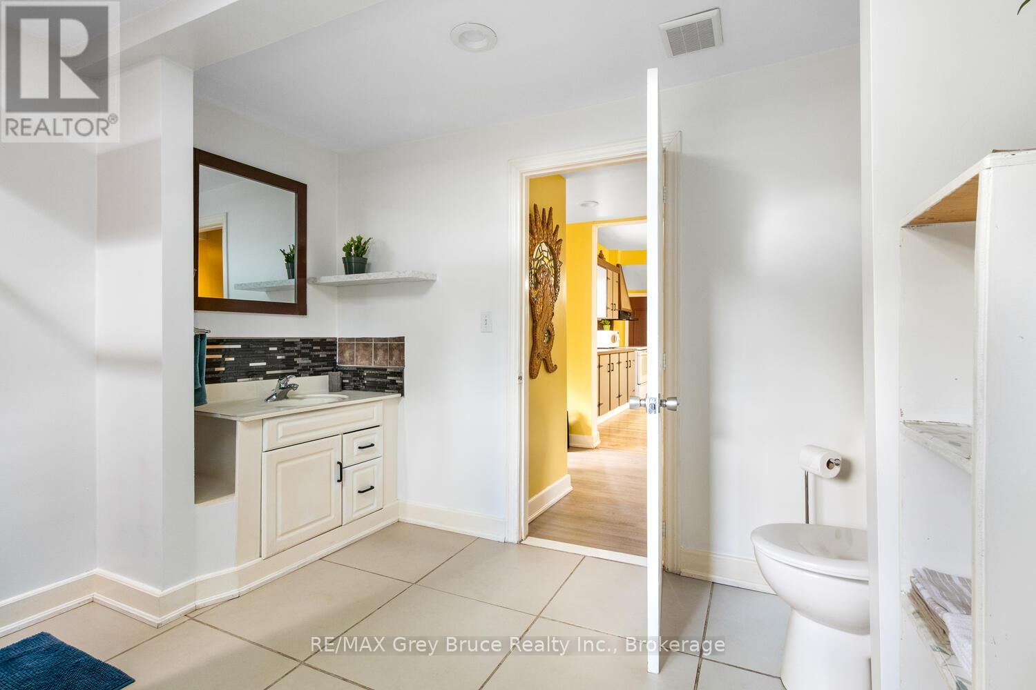 243 Queen Street W, South Bruce Peninsula, Ontario  N0H 1P0 - Photo 13 - X12375421