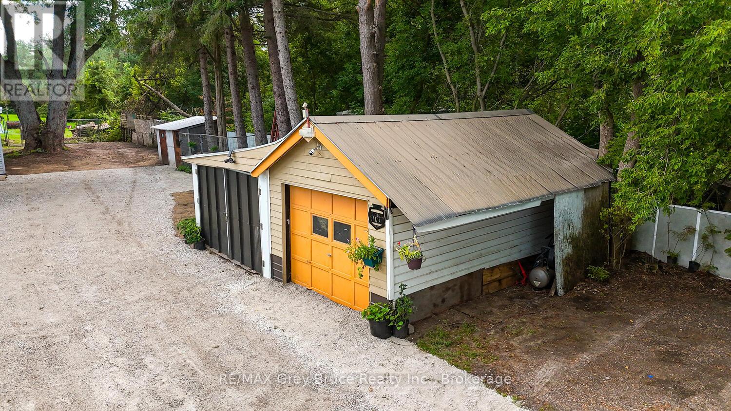 243 Queen Street W, South Bruce Peninsula, Ontario  N0H 1P0 - Photo 21 - X12375421