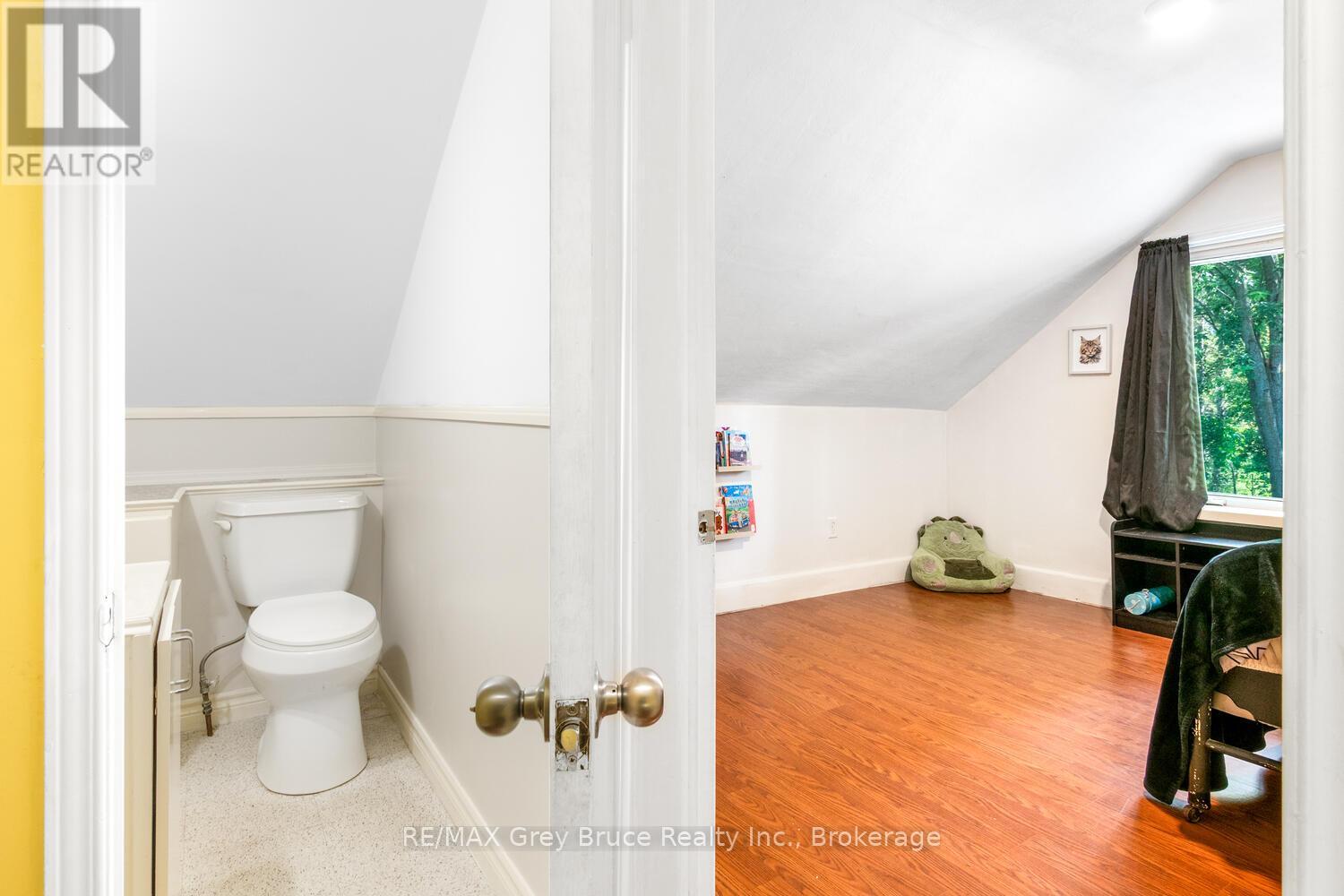 243 Queen Street W, South Bruce Peninsula, Ontario  N0H 1P0 - Photo 25 - X12375421