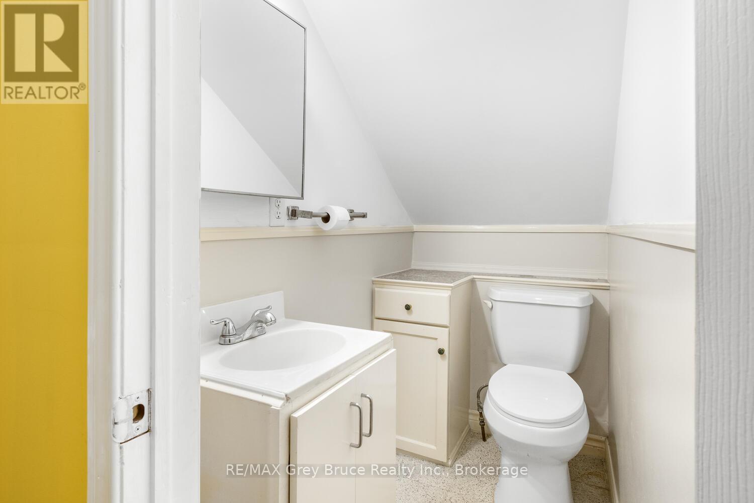 243 Queen Street W, South Bruce Peninsula, Ontario  N0H 1P0 - Photo 27 - X12375421