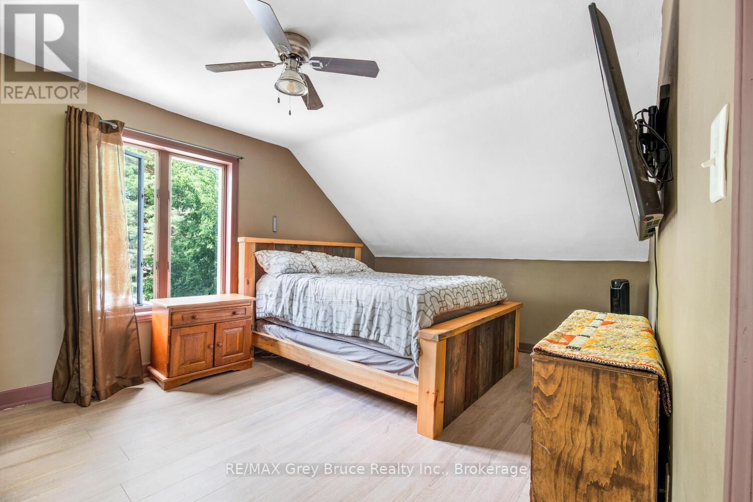 243 Queen Street W, South Bruce Peninsula, Ontario  N0H 1P0 - Photo 28 - X12375421